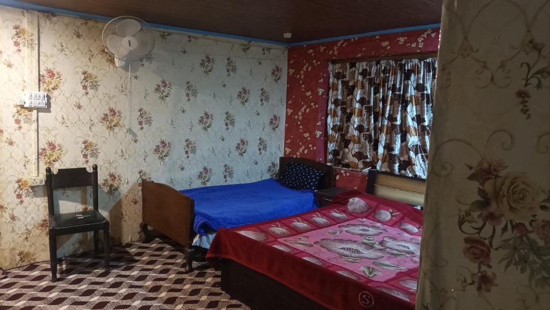 Photo of Bedroom in Dal Lake