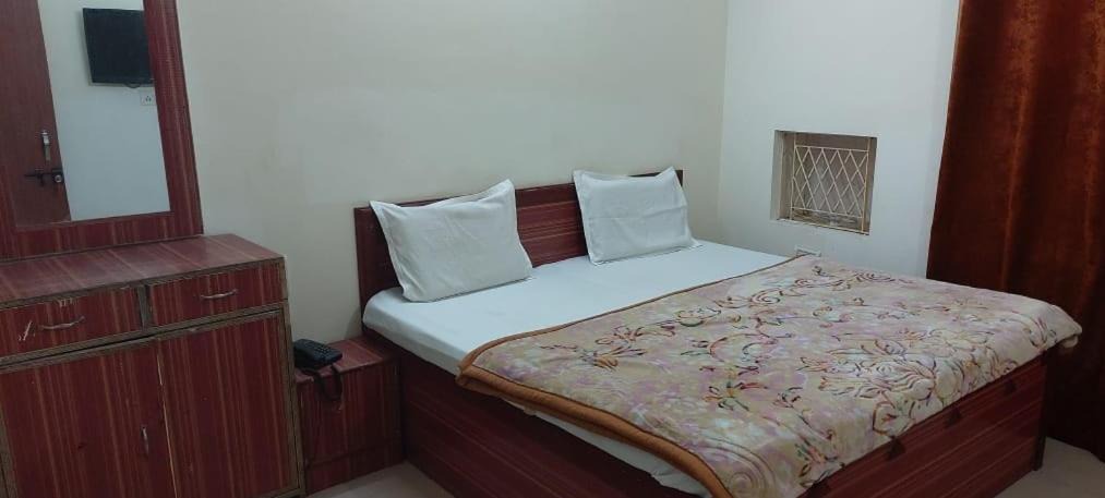 Photo of Bedroom in Katra