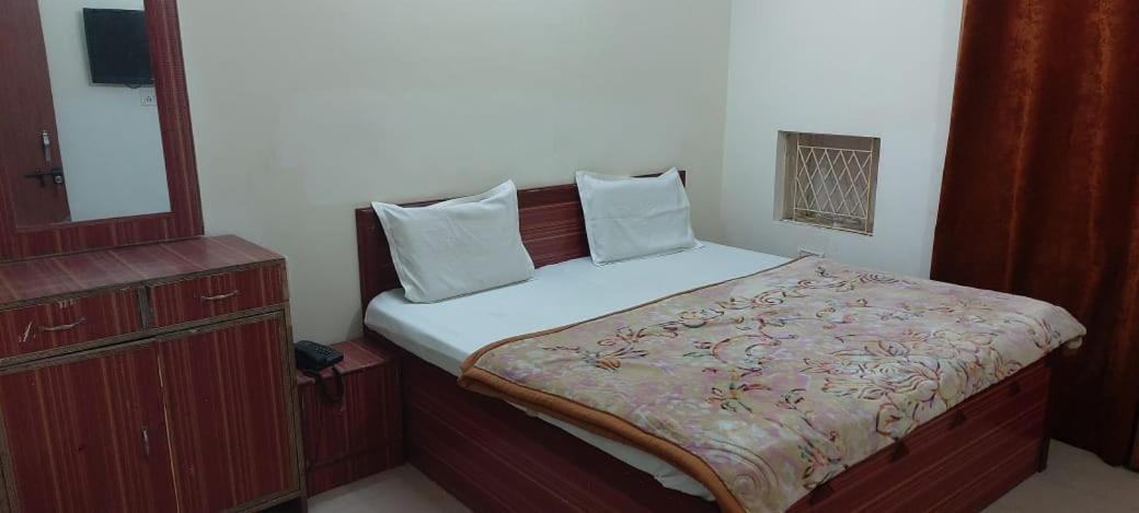 Photo of Bedroom in Katra