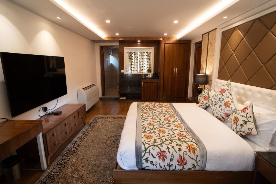 Photo of Bedroom in Gulmarg