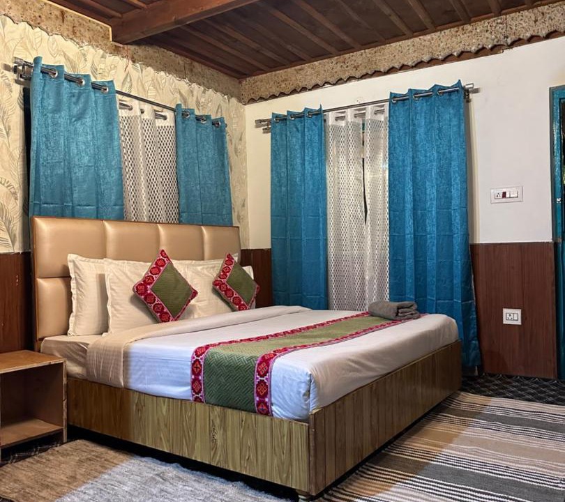 Photo of Bedroom in Jibhi