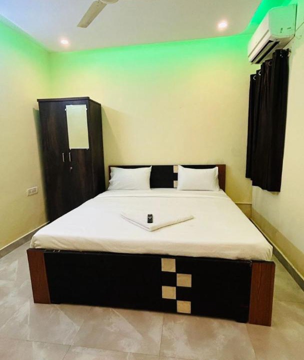 Photo of Bedroom in HBR Layout