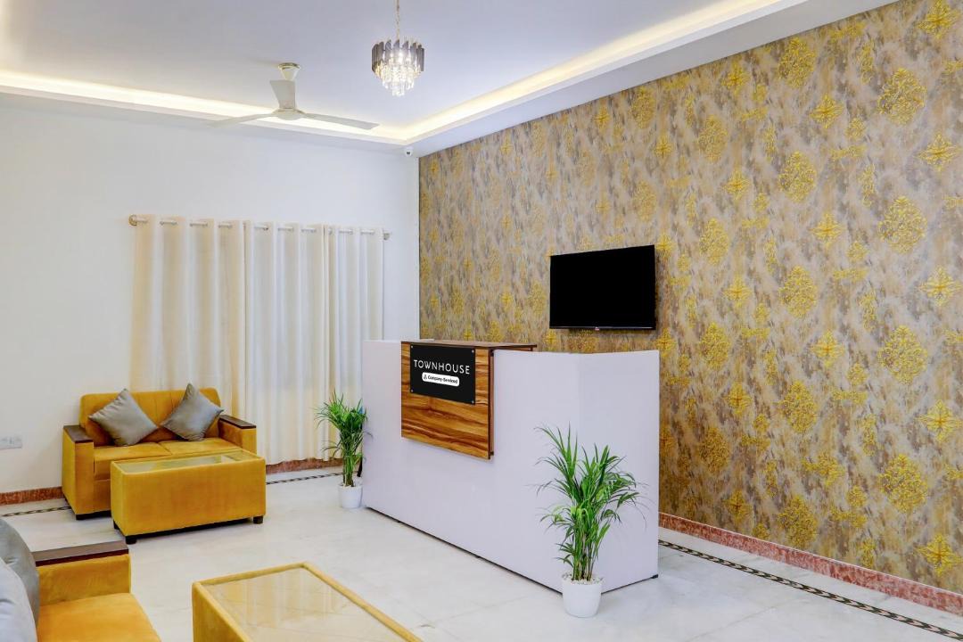 Photo of Livingroom in BTM Layout