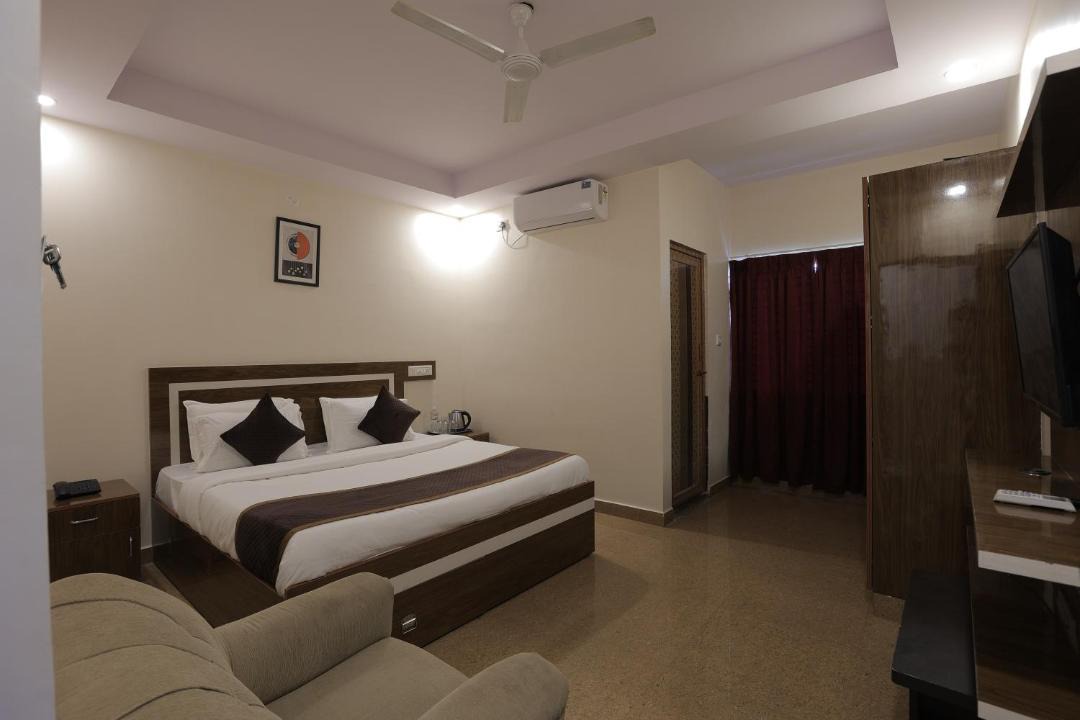 Photo of Bedroom in HBR Layout