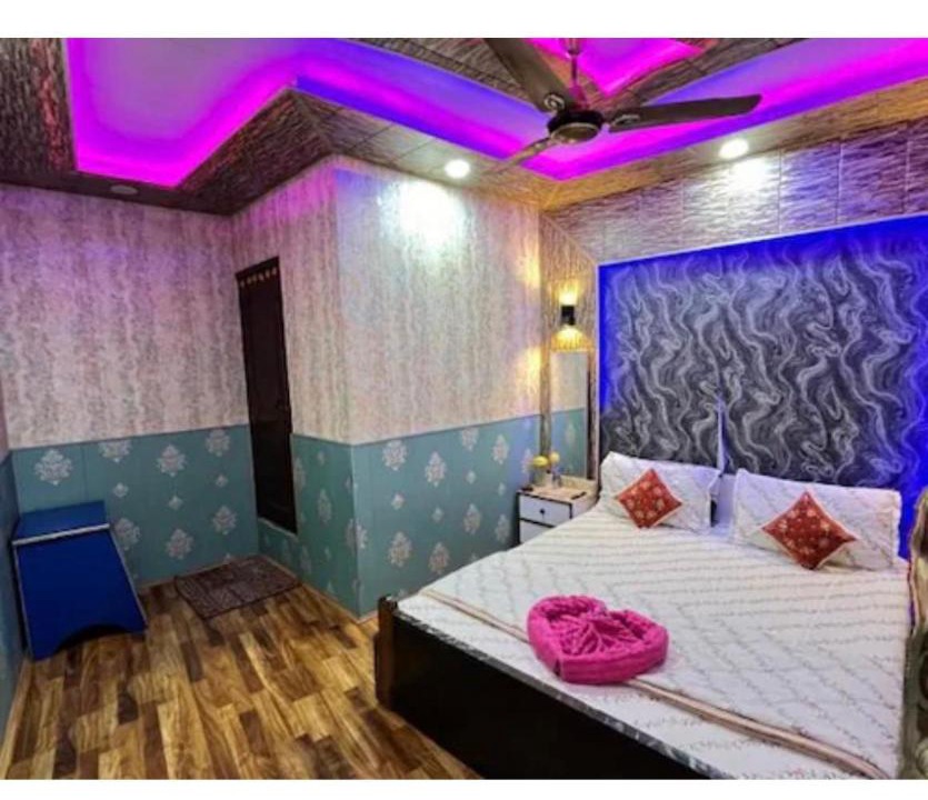 Photo of Bedroom in Dal Lake