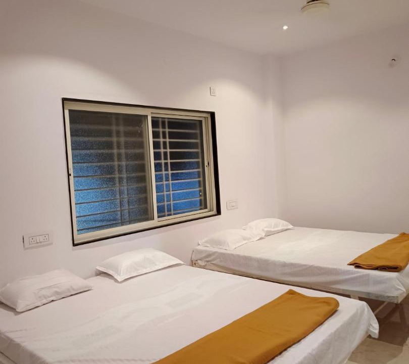 Photo of Bedroom in Akalkot