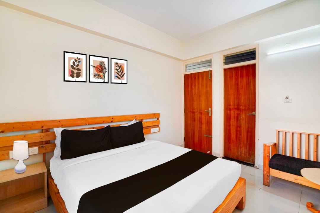 Photo of Bedroom in HBR Layout
