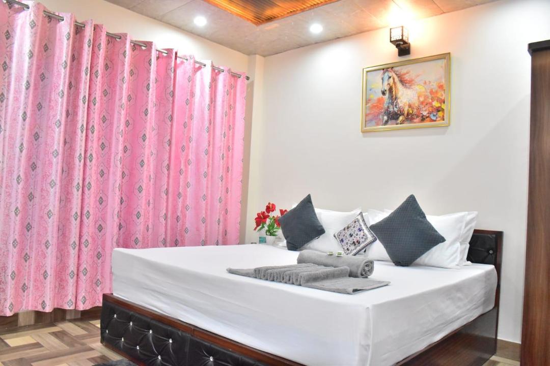 Photo of Bedroom in Dharampur