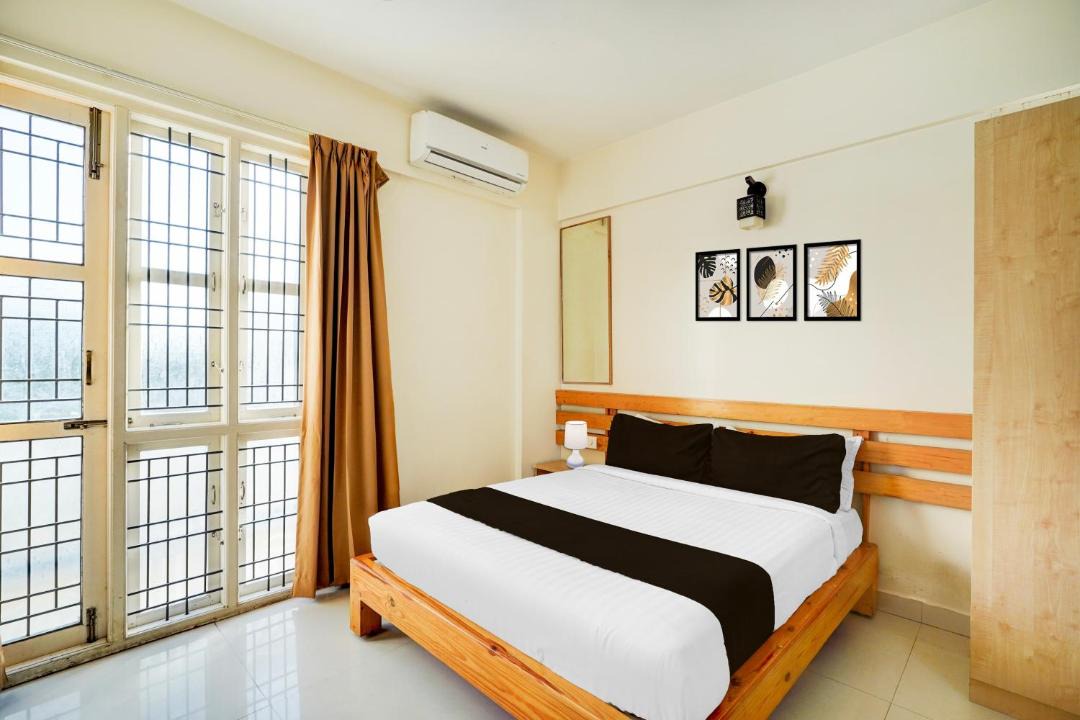 Photo of Bedroom in HBR Layout