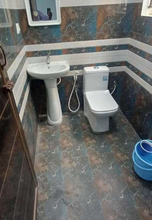 Photo of Bathroom in HBR Layout