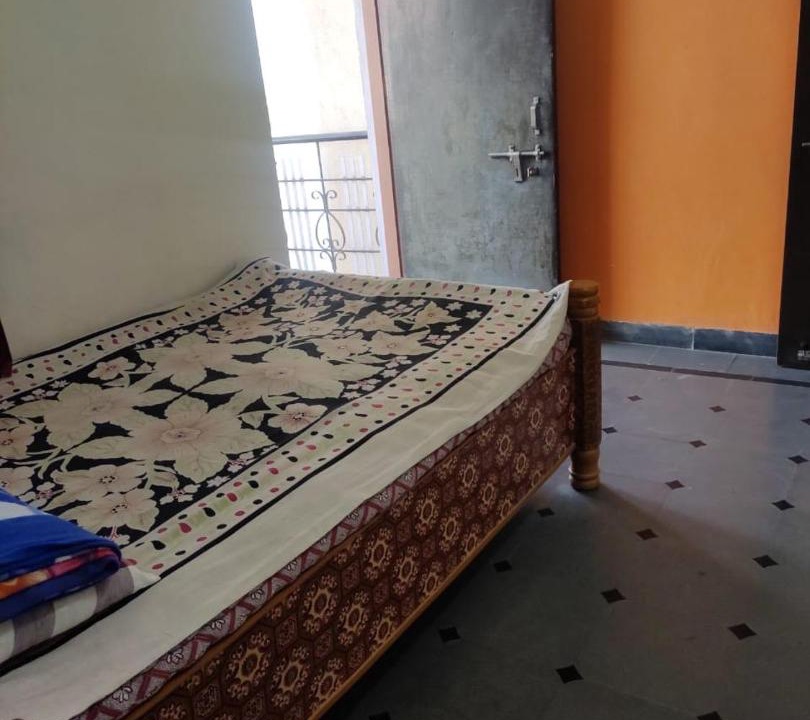 Photo of Bedroom in Akalkot
