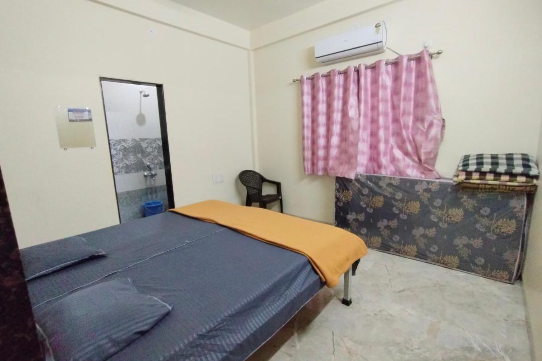 Photo of Bedroom in Akalkot