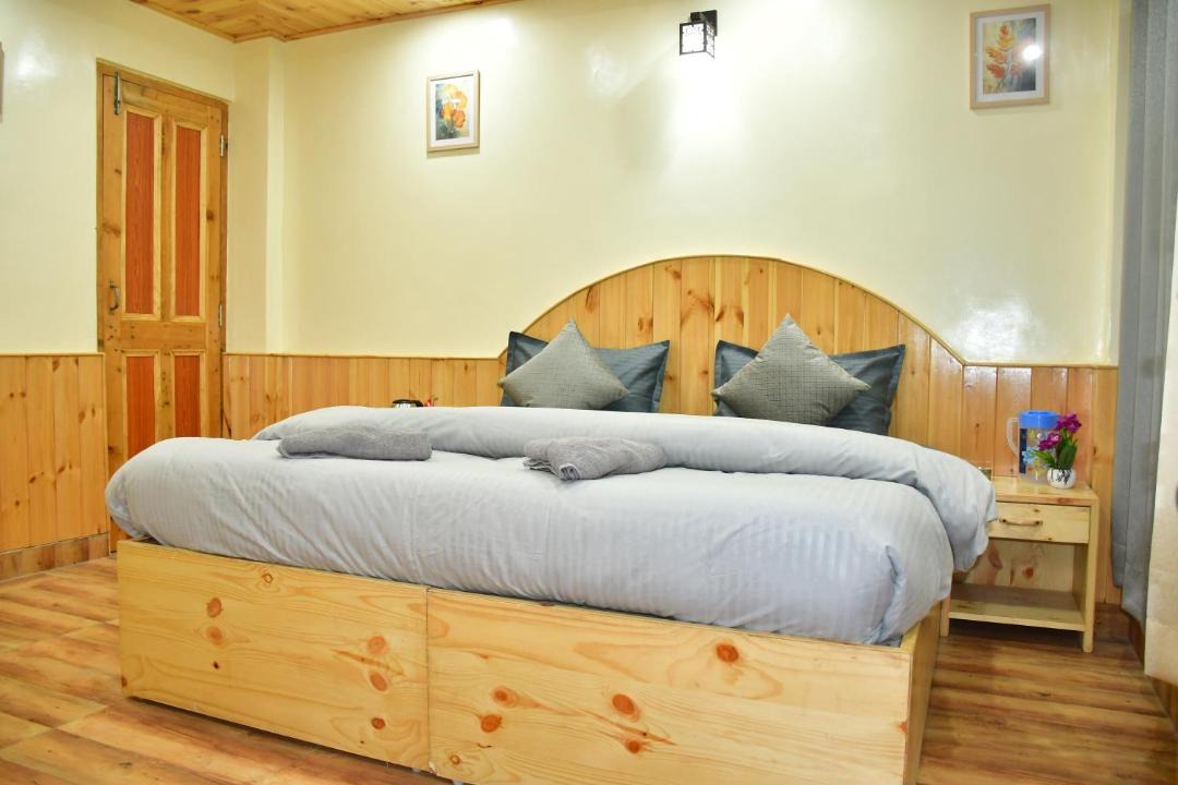 Photo of Others in Old Manali