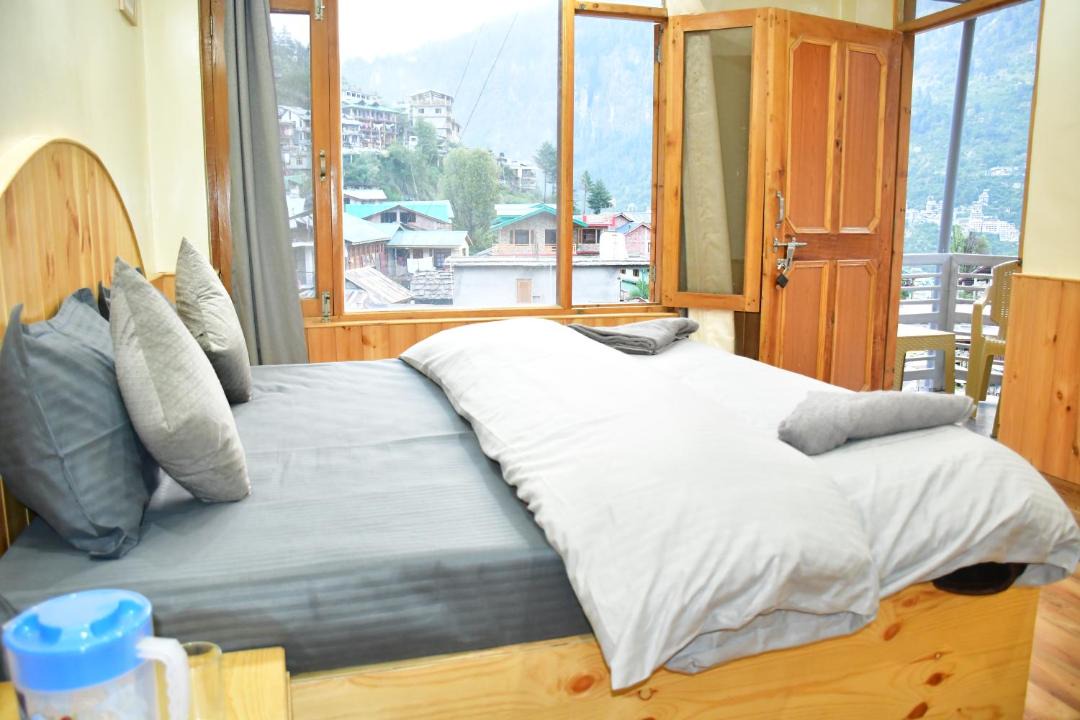 Photo of Others in Old Manali