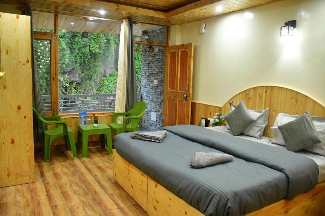 Photo of Others in Old Manali