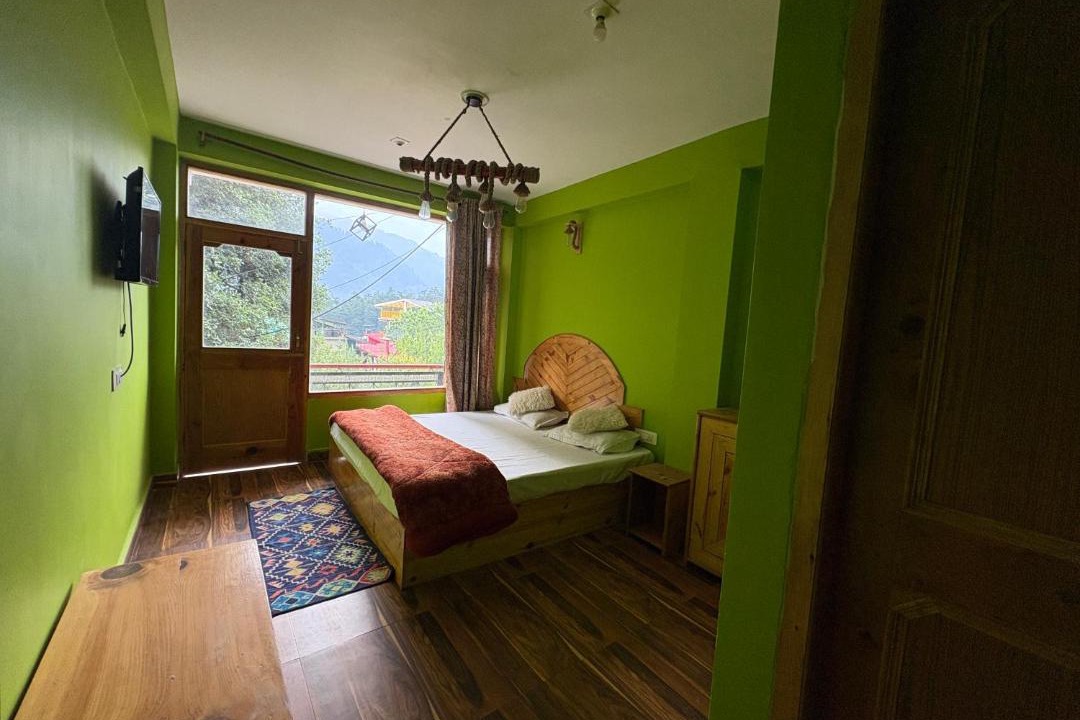Photo of Others in Old Manali
