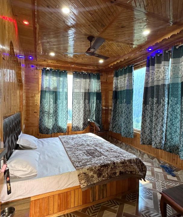 Photo of Others in Kasol