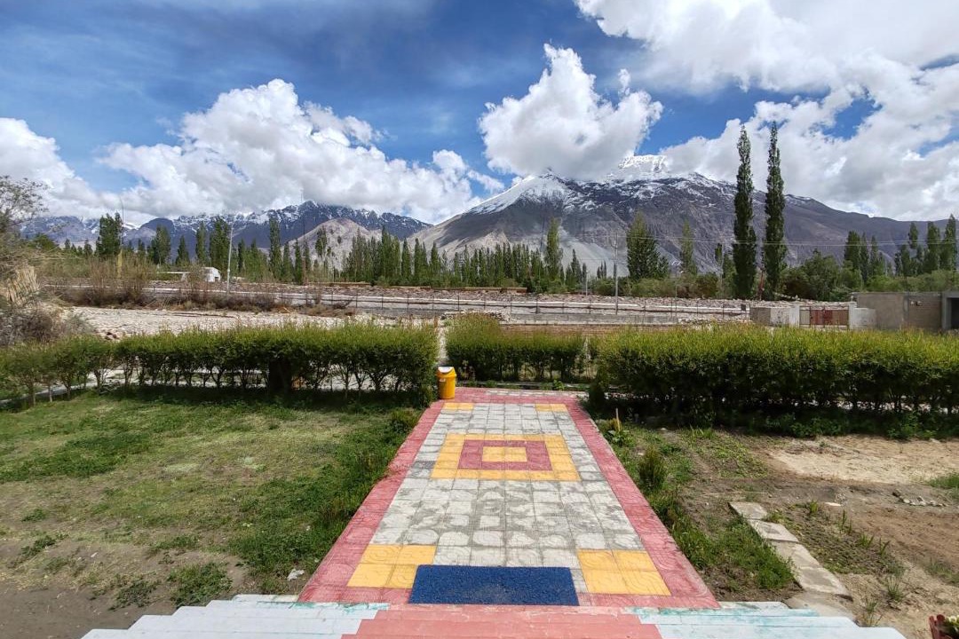 Photo of Others in Hunder