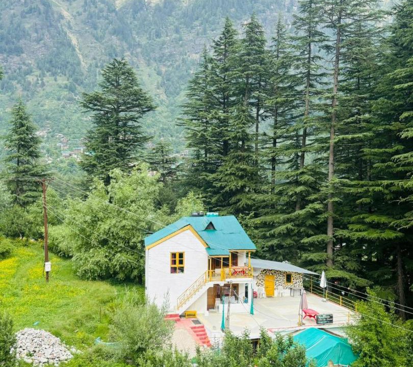 Photo of Others in Old Manali