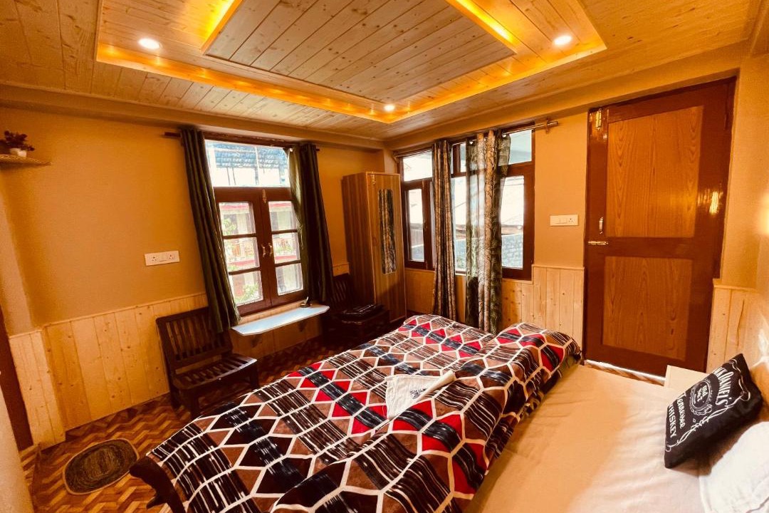 Photo of Others in Old Manali