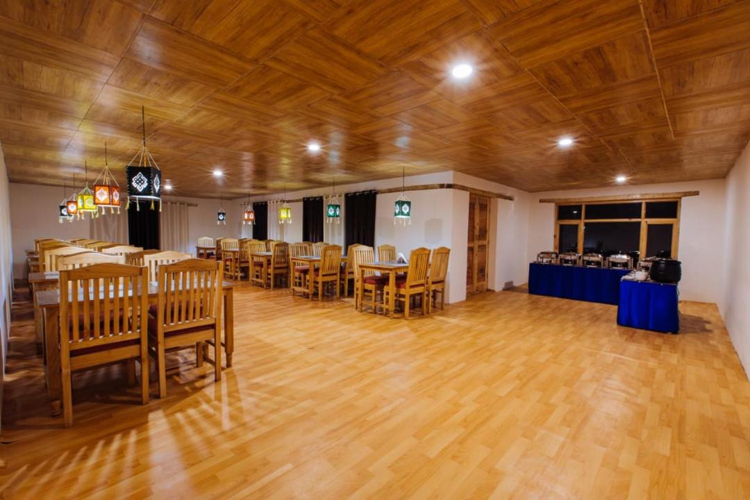 Photo of Others in Hunder