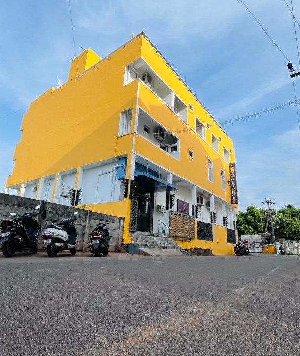 Photo of Buildings in Kalapettai