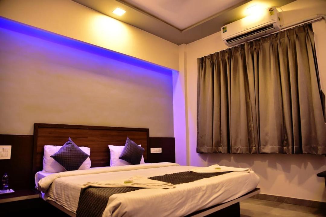 Photo of Bedroom in Akalkot