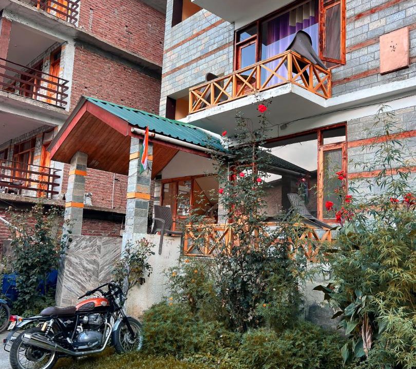 Photo of Others in Old Manali
