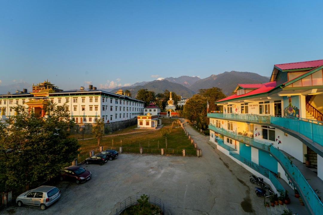 Photo of Buildings in Suja