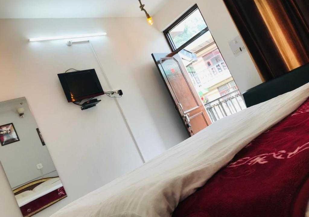Photo of Bedroom in Bhagsu Nag