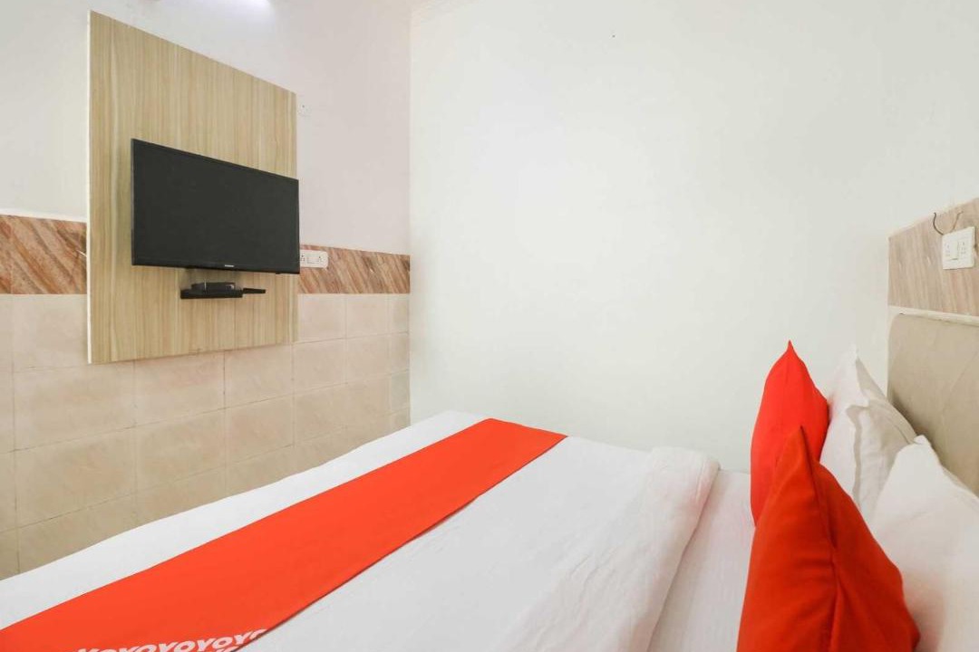 Photo of Bedroom in Alipur