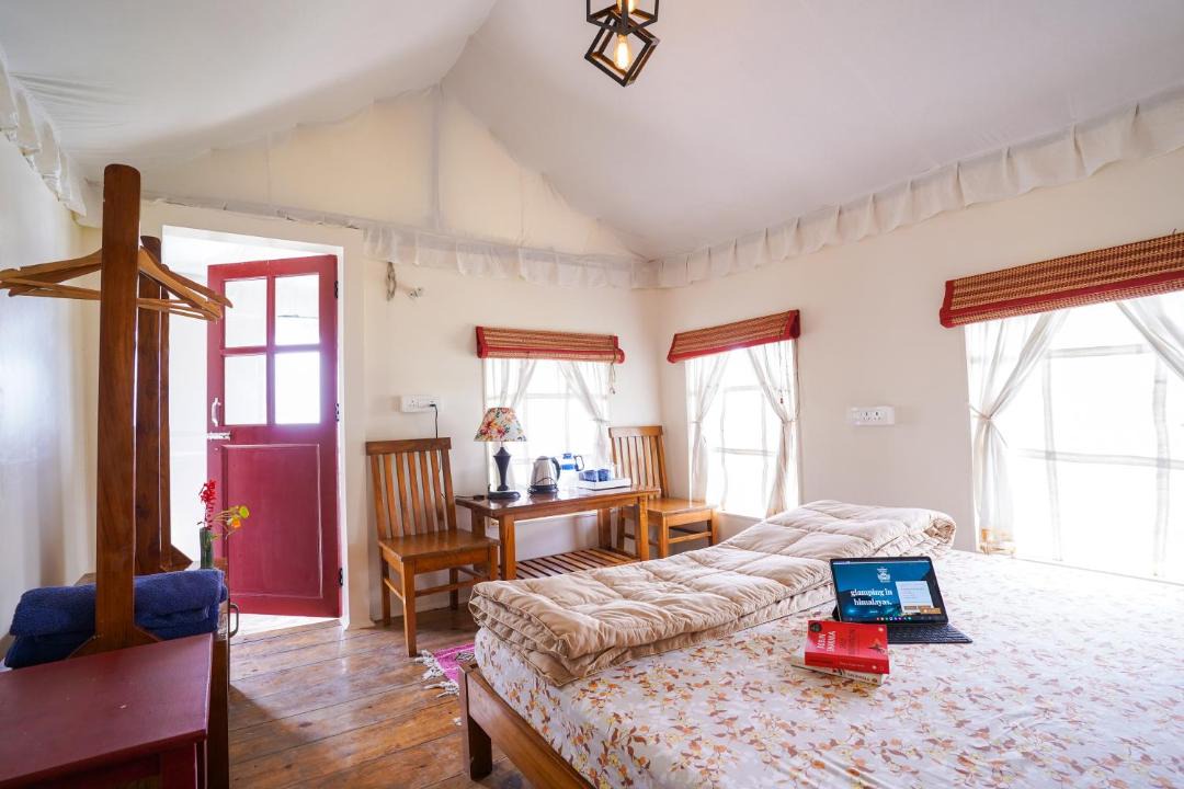 Photo of Livingroom in Naina Range