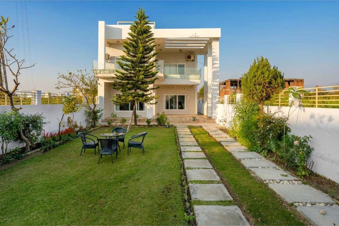 Photo of Buildings in Rishikesh