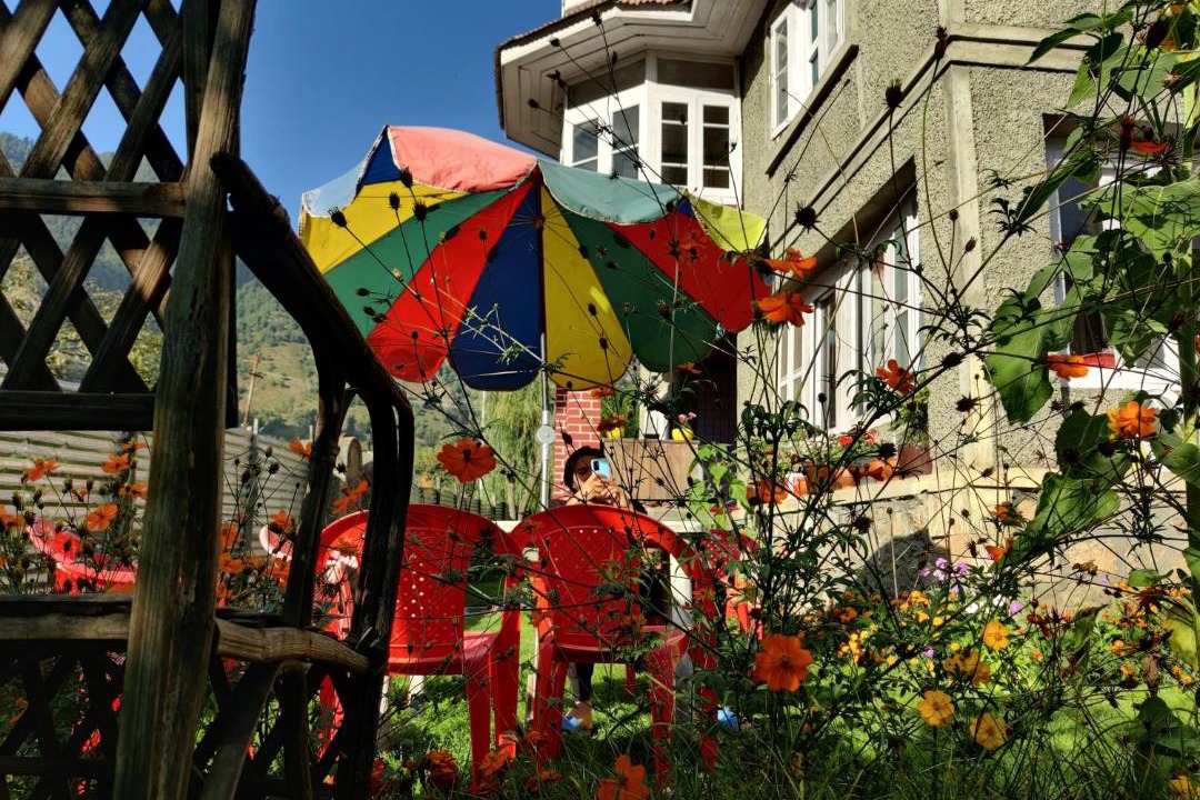 Photo of Buildings in Laripora