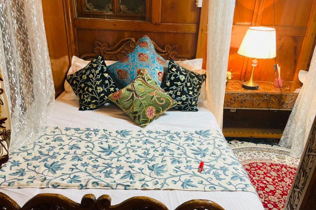 Photo of Bedroom in Nagin Bagh