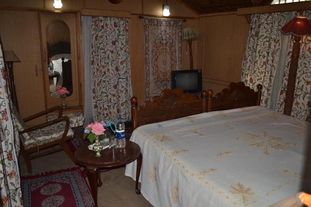 Photo of Bedroom in Nagin Bagh