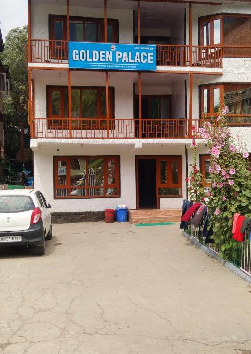 Photo of Buildings in Laripora