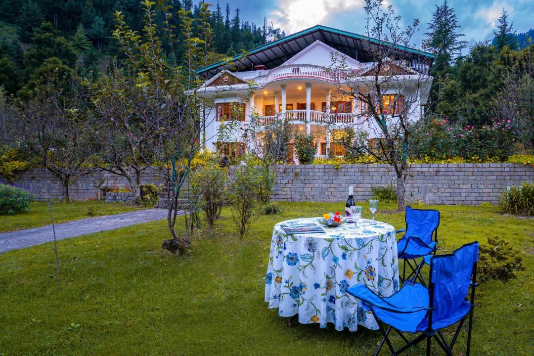 Photo of Others in Old Manali