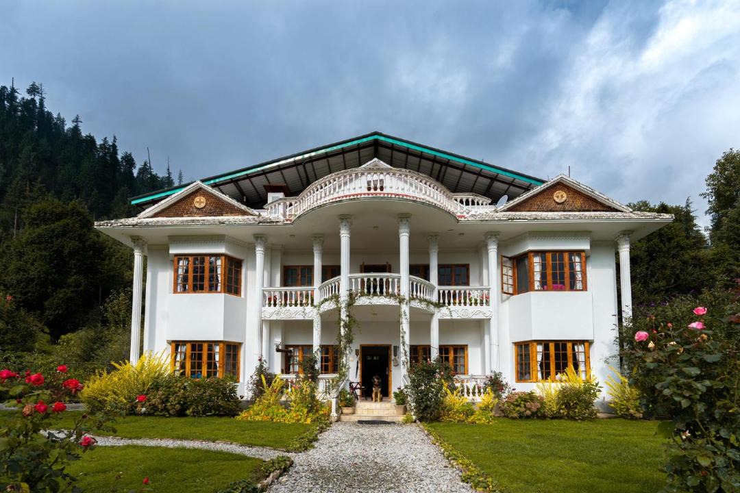 Photo of Others in Old Manali