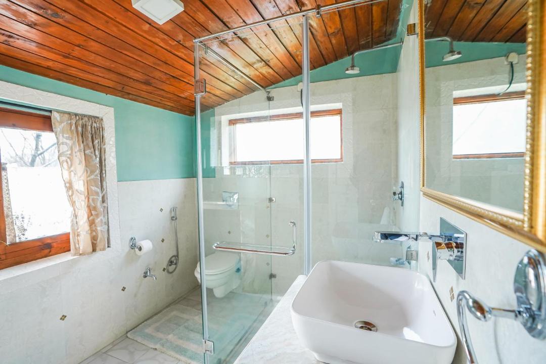 Photo of Bathroom in Raison