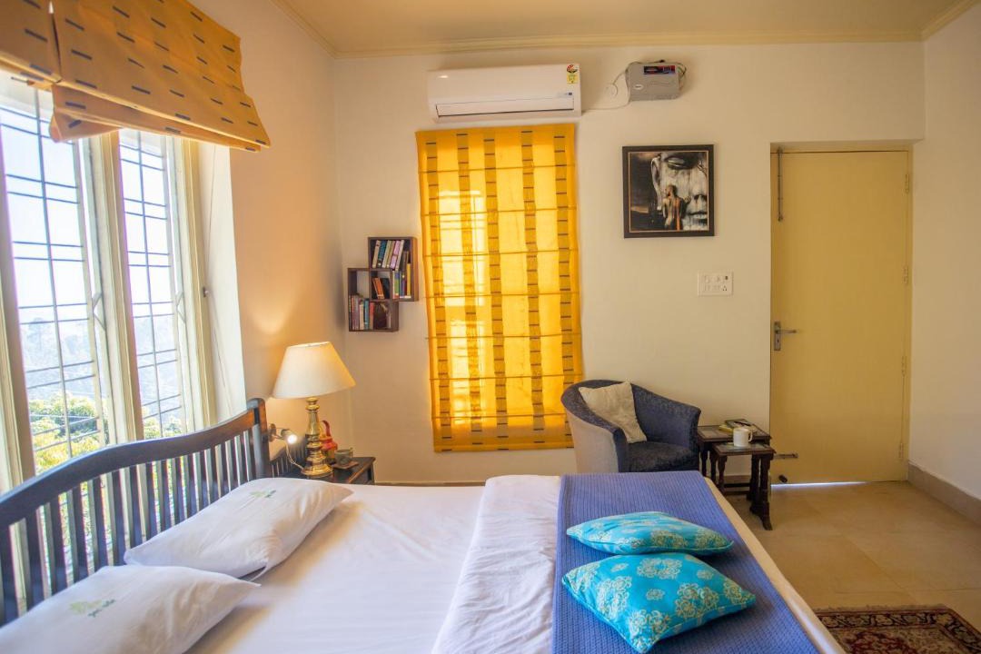 Photo of Bedroom in Lansdowne