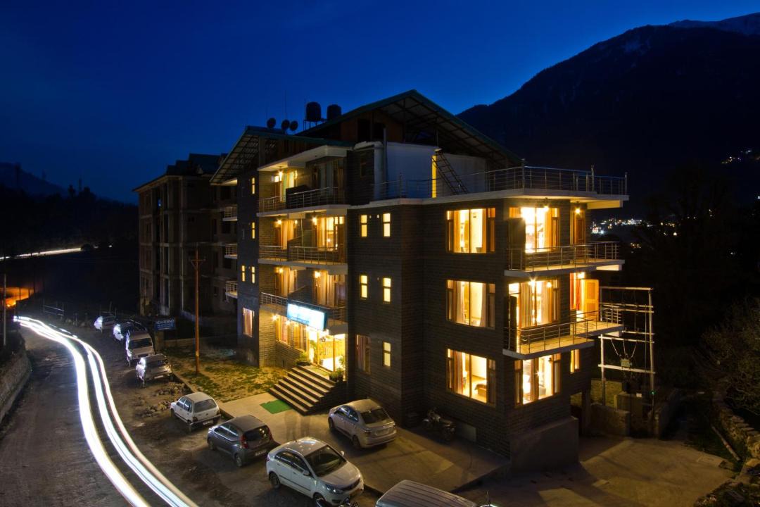 Photo of Buildings in Aleo