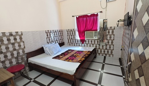 Standard Room, 1 King Bed