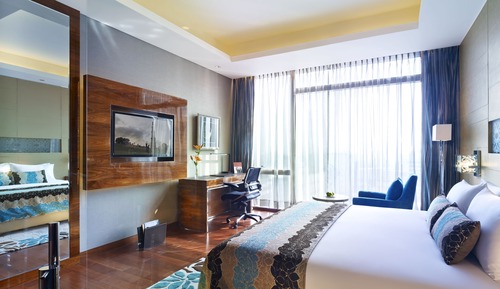 Taj Club Room King Bed with Bath Tub, Club Lounge Access