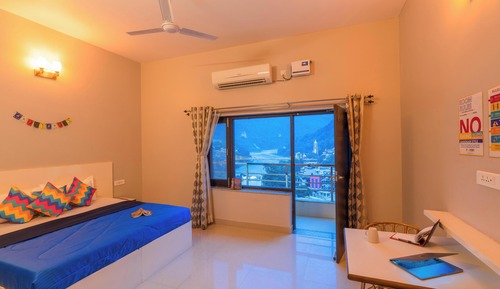 Deluxe Private A/C Room with Panoramic View and ensuite Bathroom