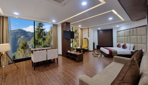 Executive Suite, 1 King Bed, Non Smoking, Mountain View (with Sofabed)
