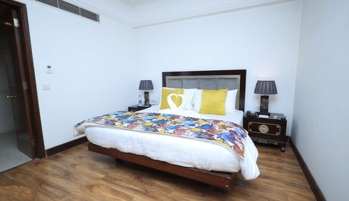 Family Room, 4 Bedrooms