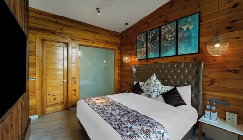 Premium Cottage Valley Facing