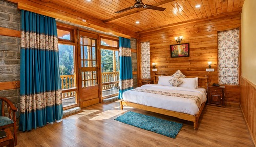 Deluxe Mountain View Room