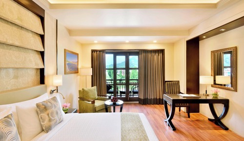 Room, 1 King Bed, Smoking